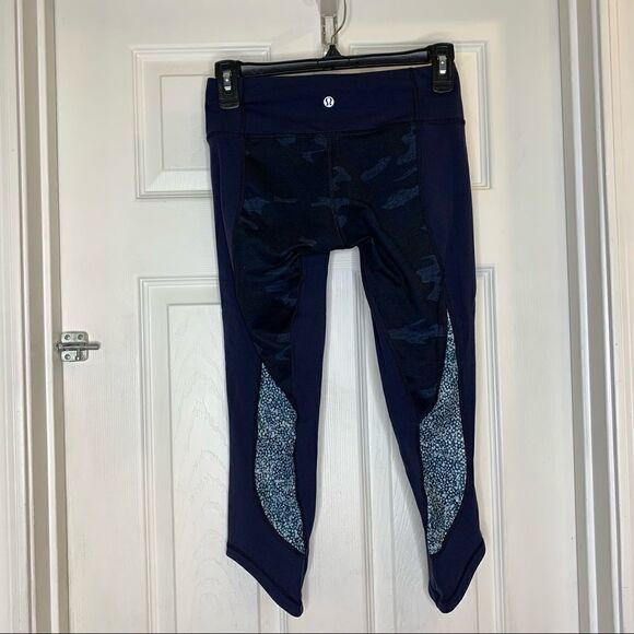 Lululemon Wunder Under Crop *Full-On Luon Blue Camouflage Low Rise Size 4 - Picture 6 of 8